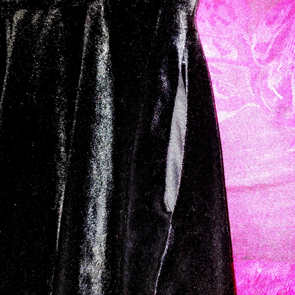 Hot Topic black velvet skirt. - Picture 4 of 4